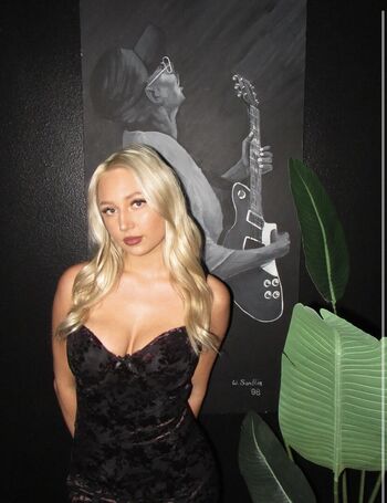 Evieleana/ leaked private content