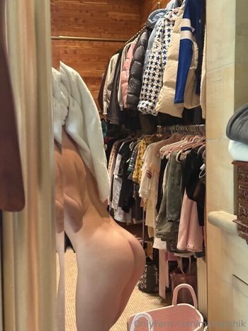Luweazl leaked private content