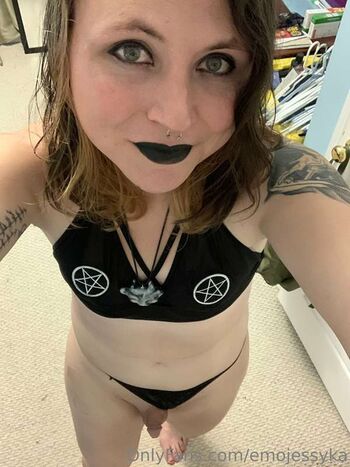 Alexa deme/ leaked private content
