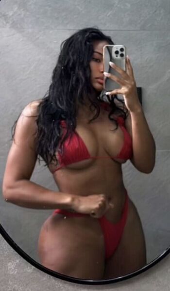 Monimaney/ leaked private content