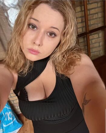 Mirtaworld page leaked private content