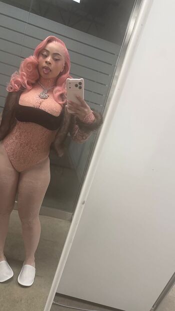 Scaredy cat cosplays/ leaked private content