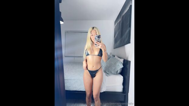 Astridlove page leaked private content