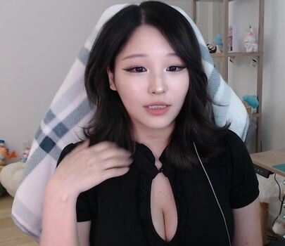 Foxxyfollies leaked private content