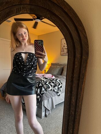 Ahptik/ leaked private content