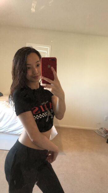 Astridlove page leaked private content