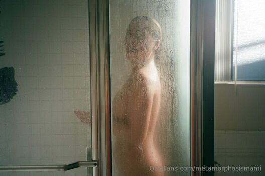Kamya buch/ leaked private content