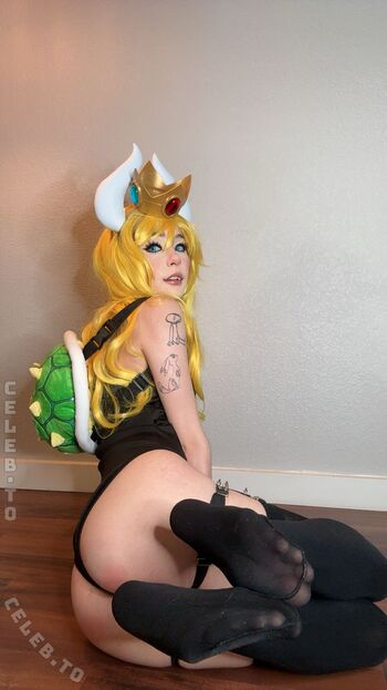 Lara/ leaked private content
