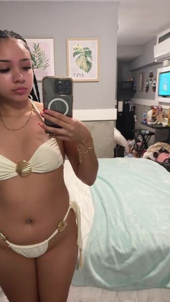 Lovelynnboo/ leaked private content