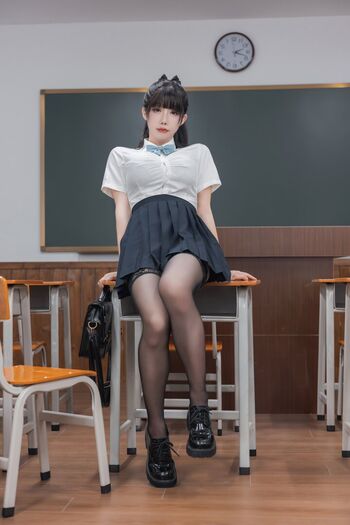 Shiliuyelei leaked private content