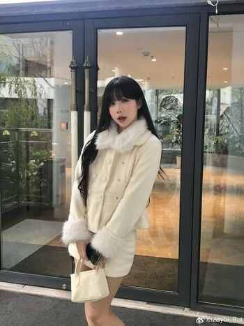 Shiliuyelei leaked private content