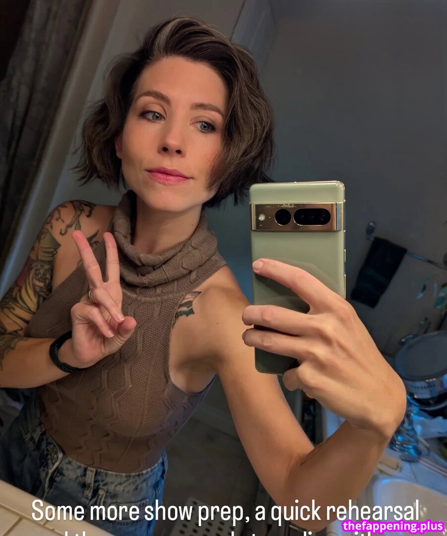 Mollyfit page leaked private content