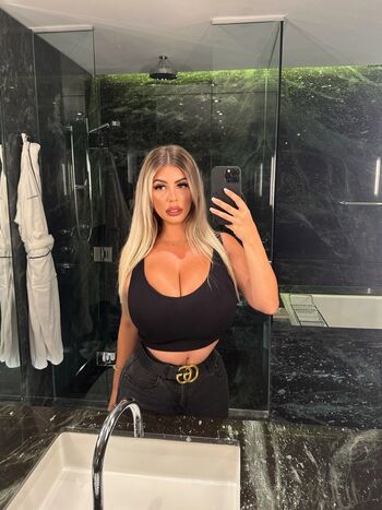 Emspensiveemily/ leaked private content