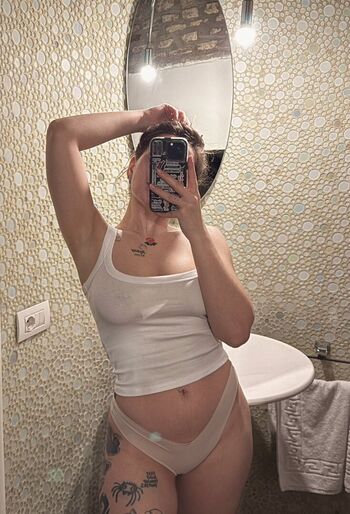 Sydneysweety leaked private content
