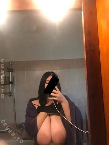 Deinesivlia nude leaked private content