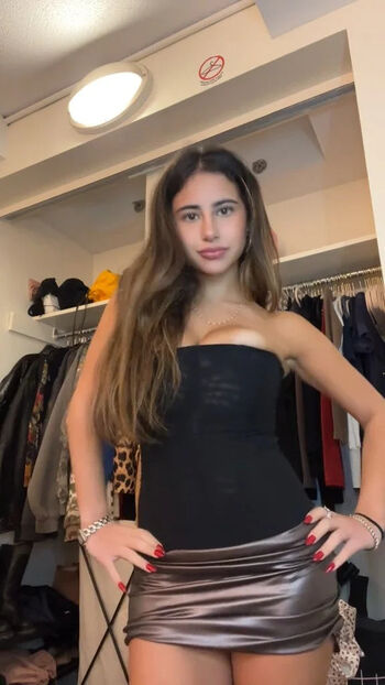 Trinnittyy/ leaked private content